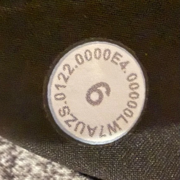 Lululemon Track That Short 5” Heather Lux Multi Black Size 6 Like New Run Shorts - Picture 9 of 9